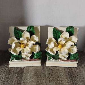 CBK LTD 1995 3D Magnolia Ceramic Bookends